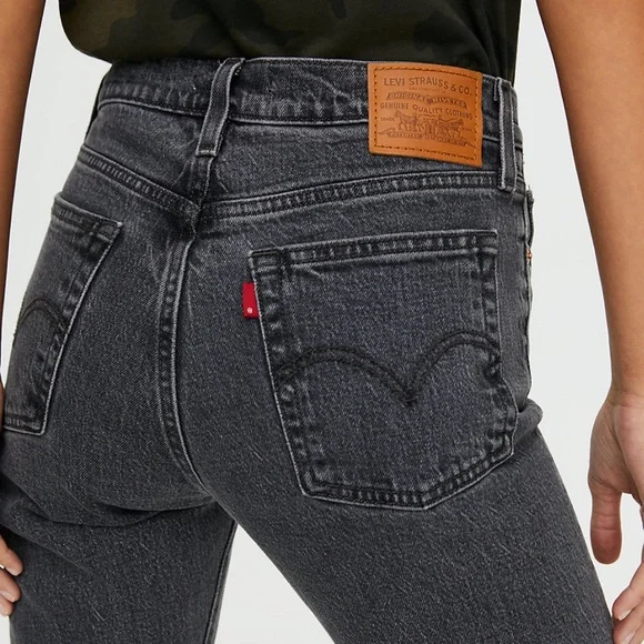 levi’s  high rise wedgie icon tapered slim jean in bite my dust grey, size 27 - Picture 9 of 13